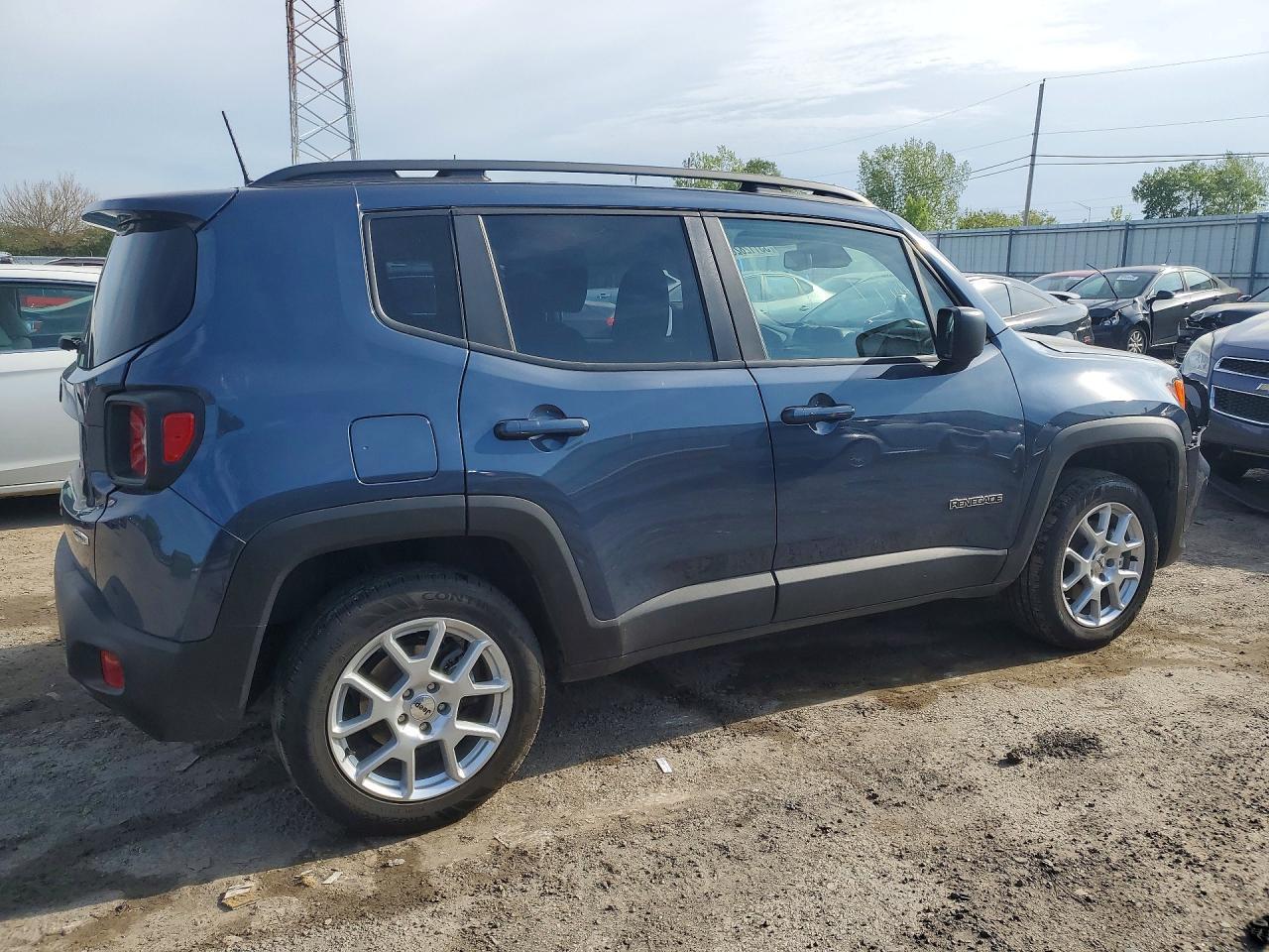 2022 Jeep Renegade Latitude - Image 3