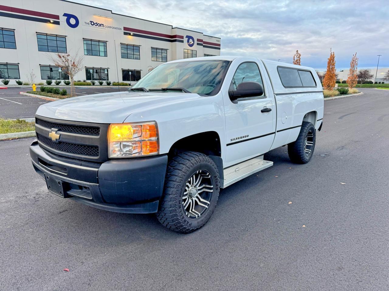 2011 Chevrolet Silverado C1500 - Фото 2
