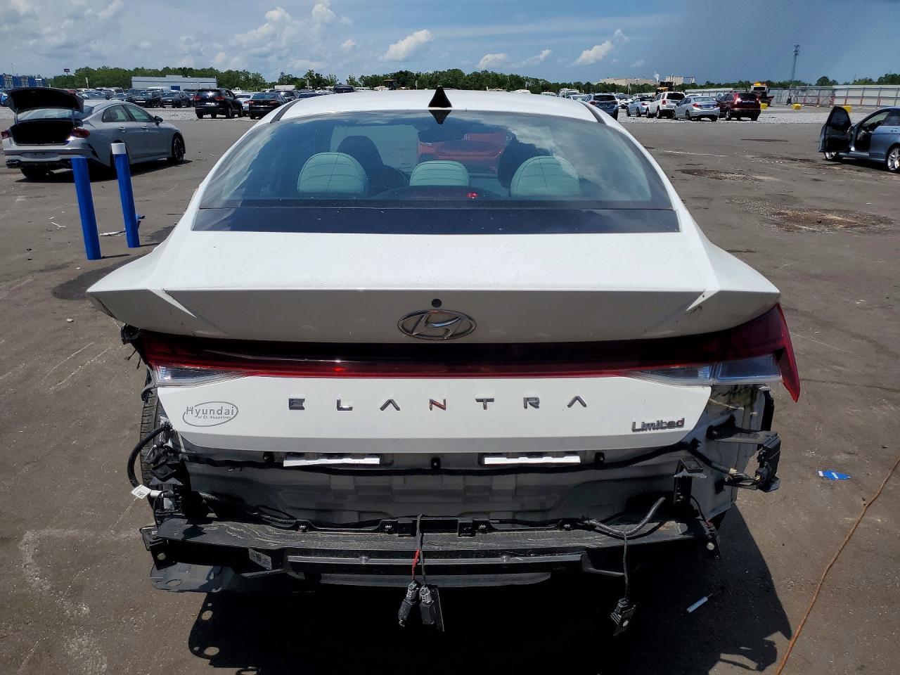 2021 Hyundai Elantra Limited - Фото 6