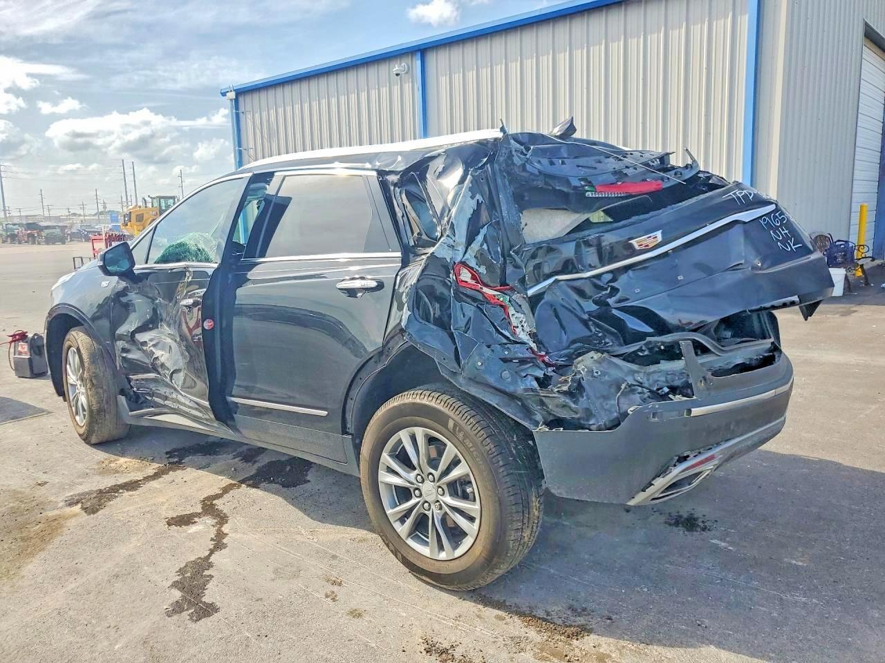 2021 Cadillac Xt5 Premium Luxury - Image 2