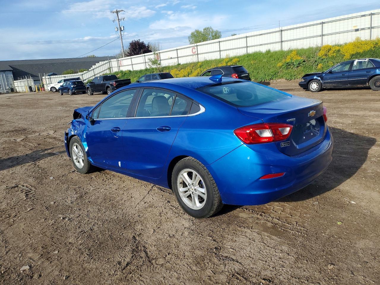 2018 Chevrolet Cruze Lt - Фото 2