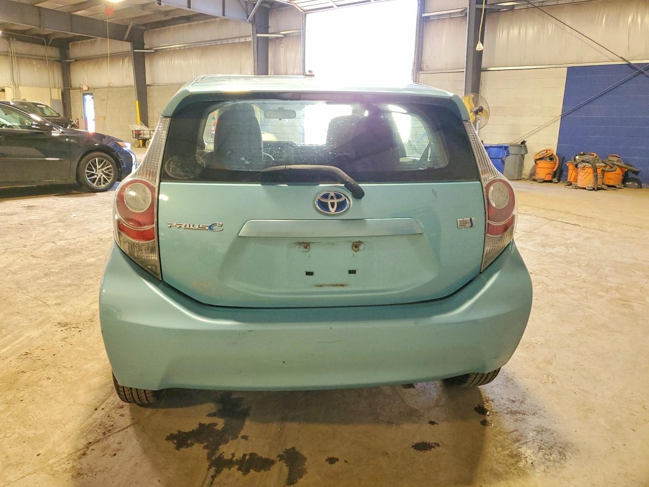 2013 Toyota Prius C Two - Image 6