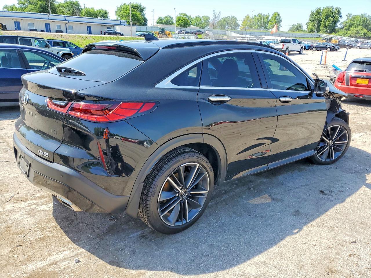 2023 Infiniti Qx55 Luxe - Image 3