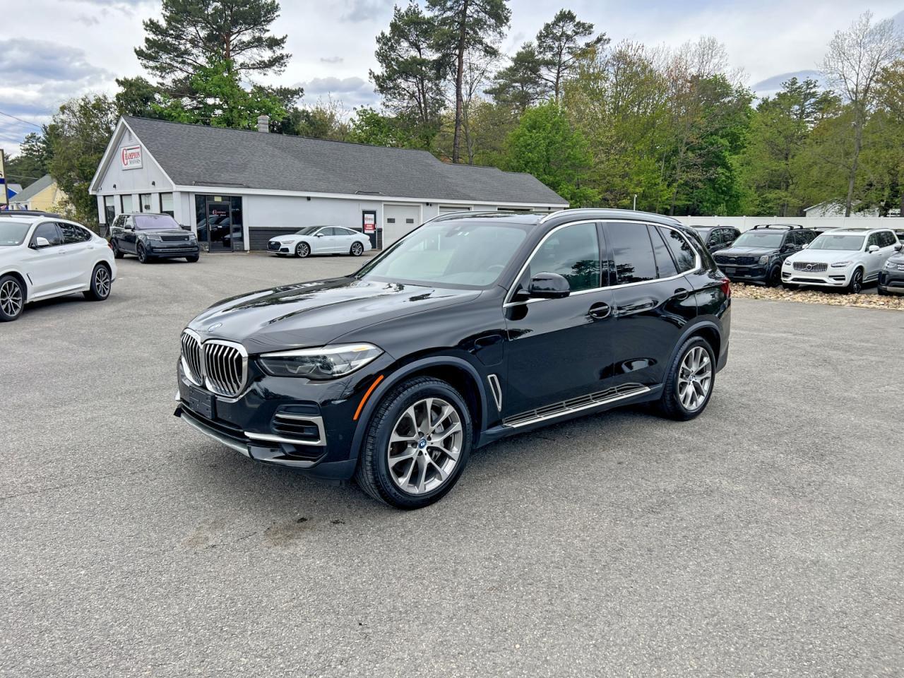 2023 BMW X5 xDrive45E - Image 2