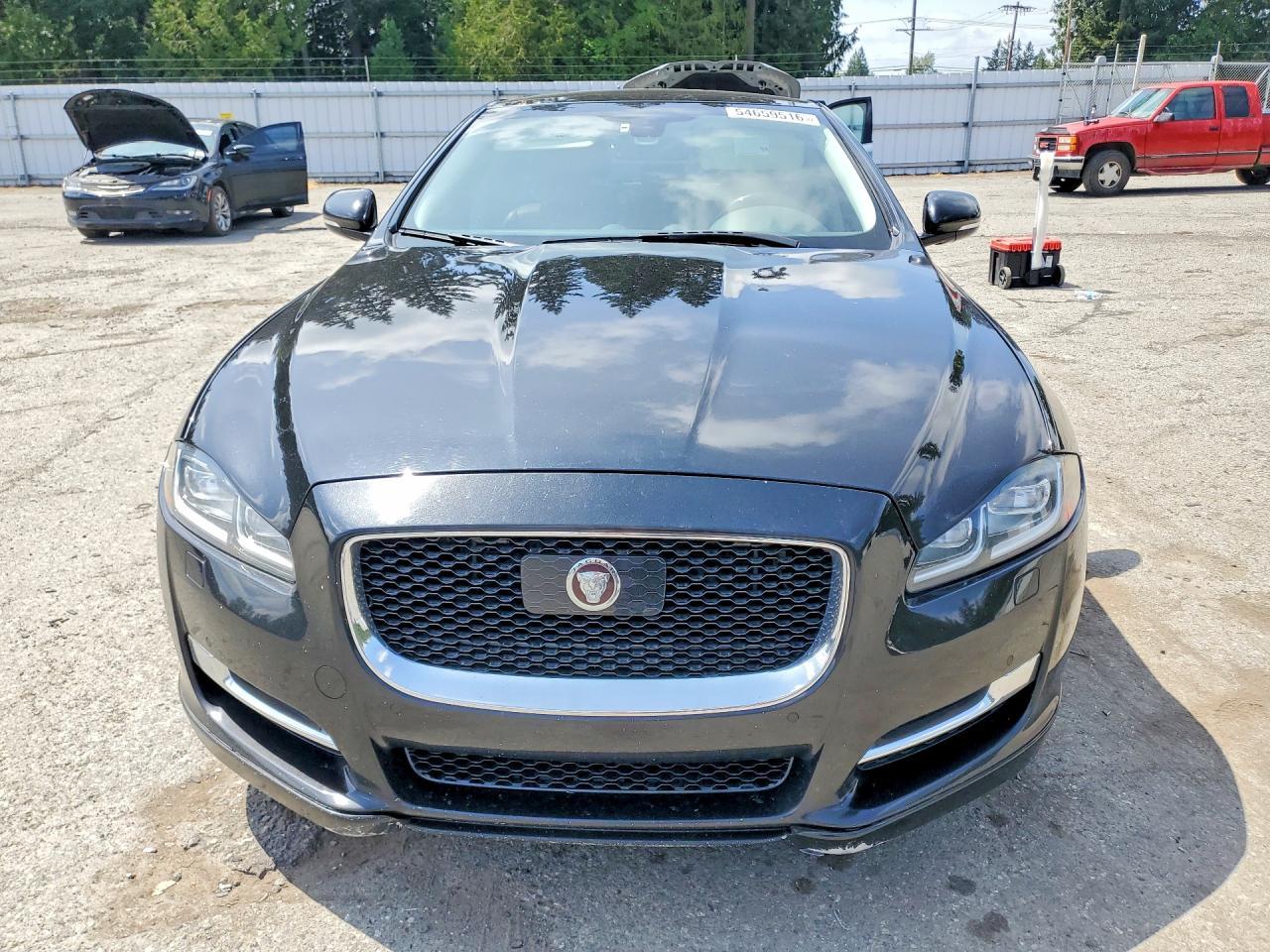 2016 Jaguar Xj - Image 5