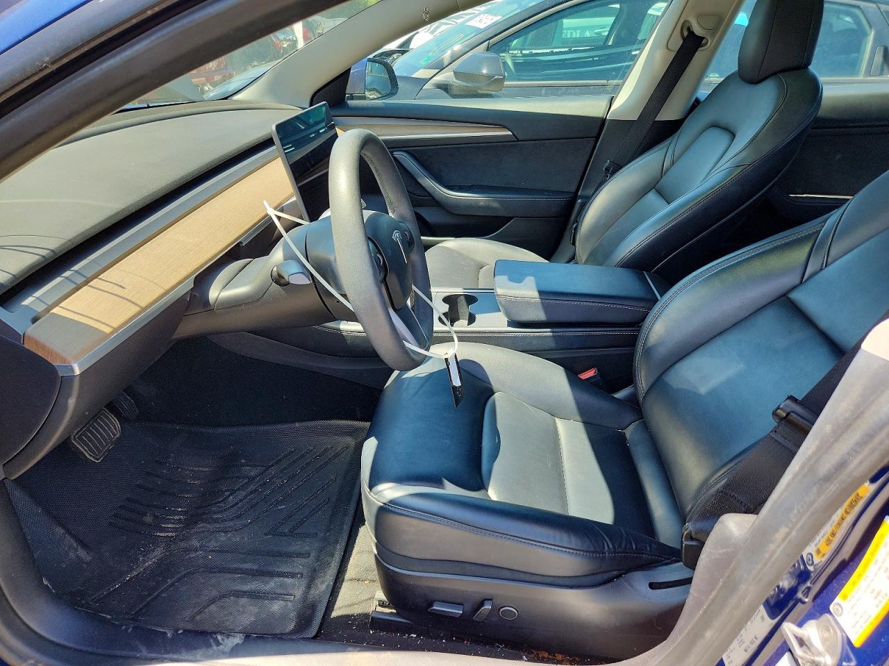 2022 Tesla Model 3 - Image 7