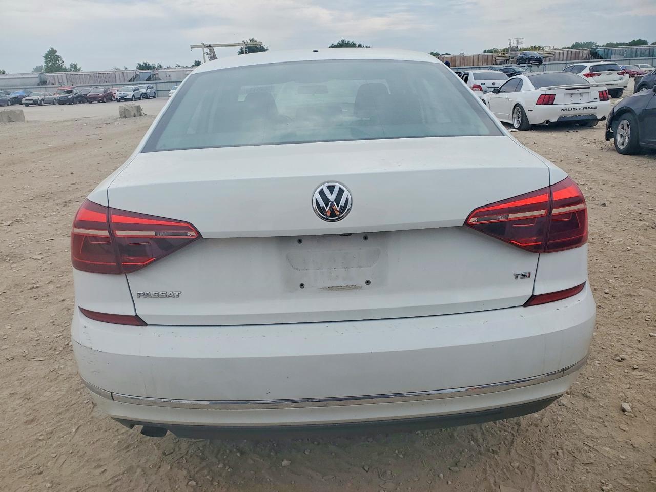 2018 Volkswagen Passat S - Image 6