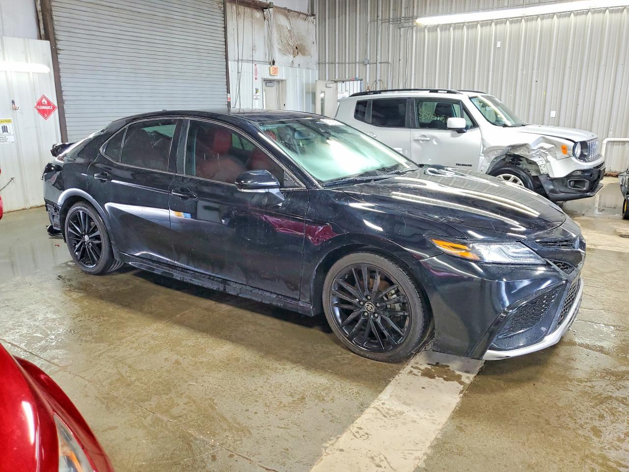 2022 Toyota Camry Xse - Фото 4