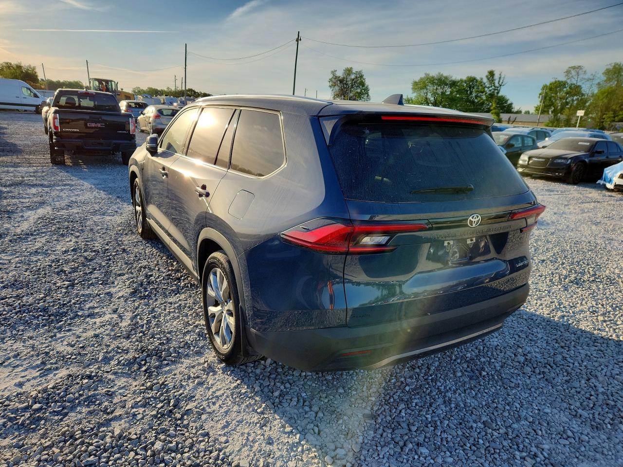 2024 Toyota Grand Highlander Limited - Image 2