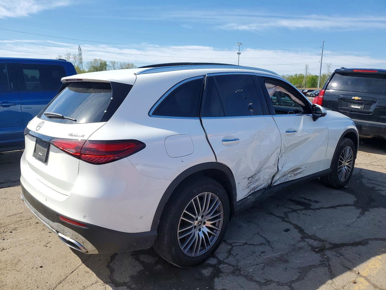 2026 Mercedes-Benz Glc 300 4Matic - Image 3