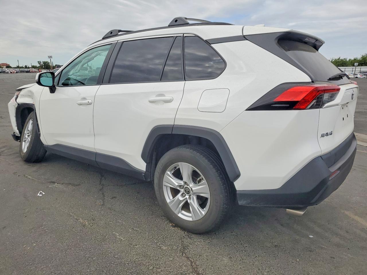 2021 Toyota Rav4 Xle - Image 2
