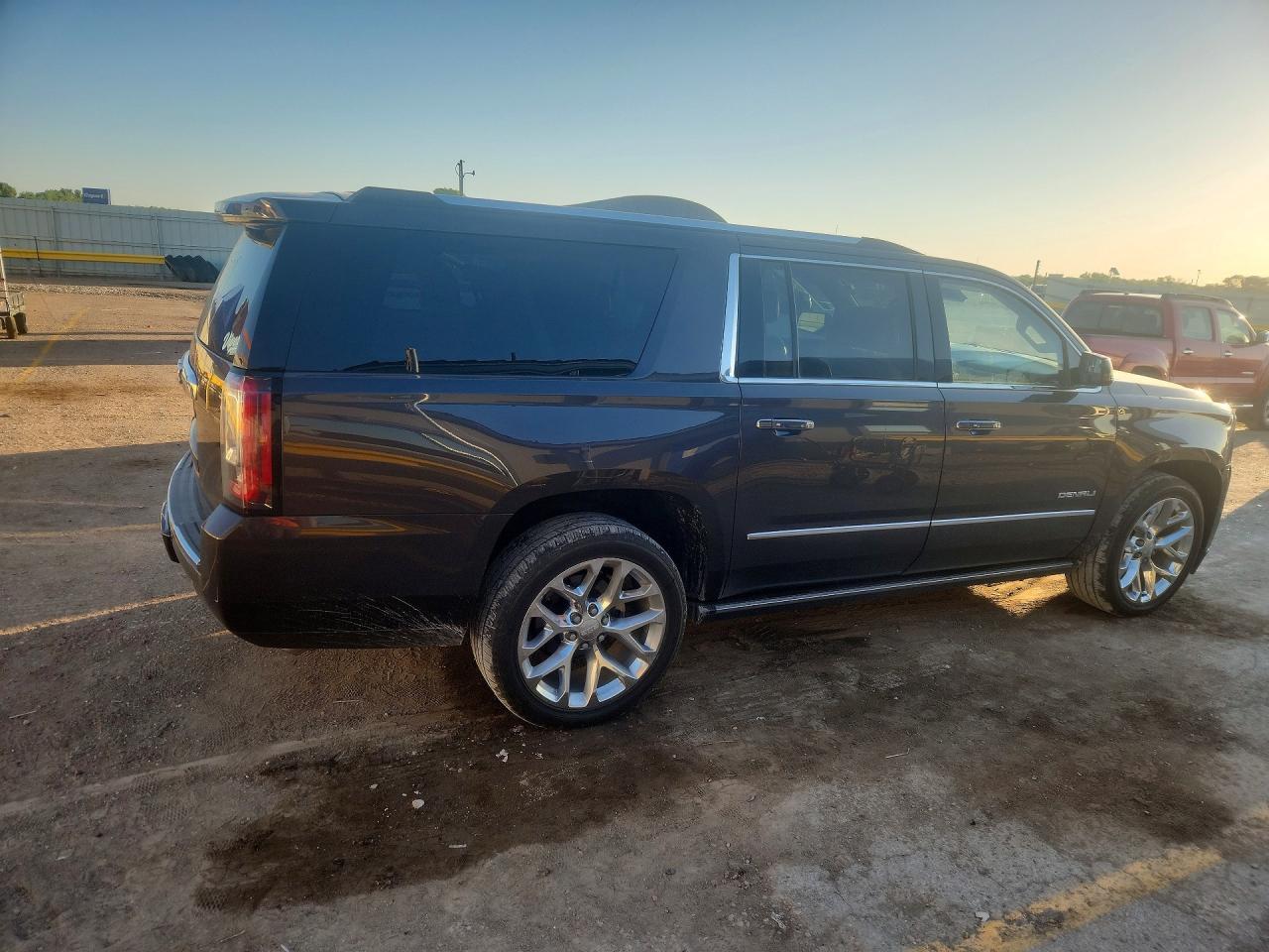 2018 GMC Yukon 1500 - Фото 3