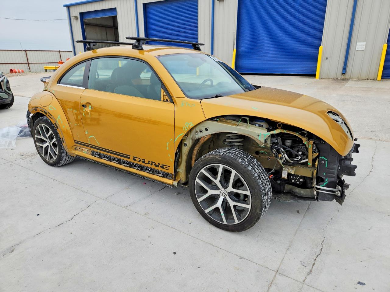 2016 Volkswagen Beetle Dune - Фото 4
