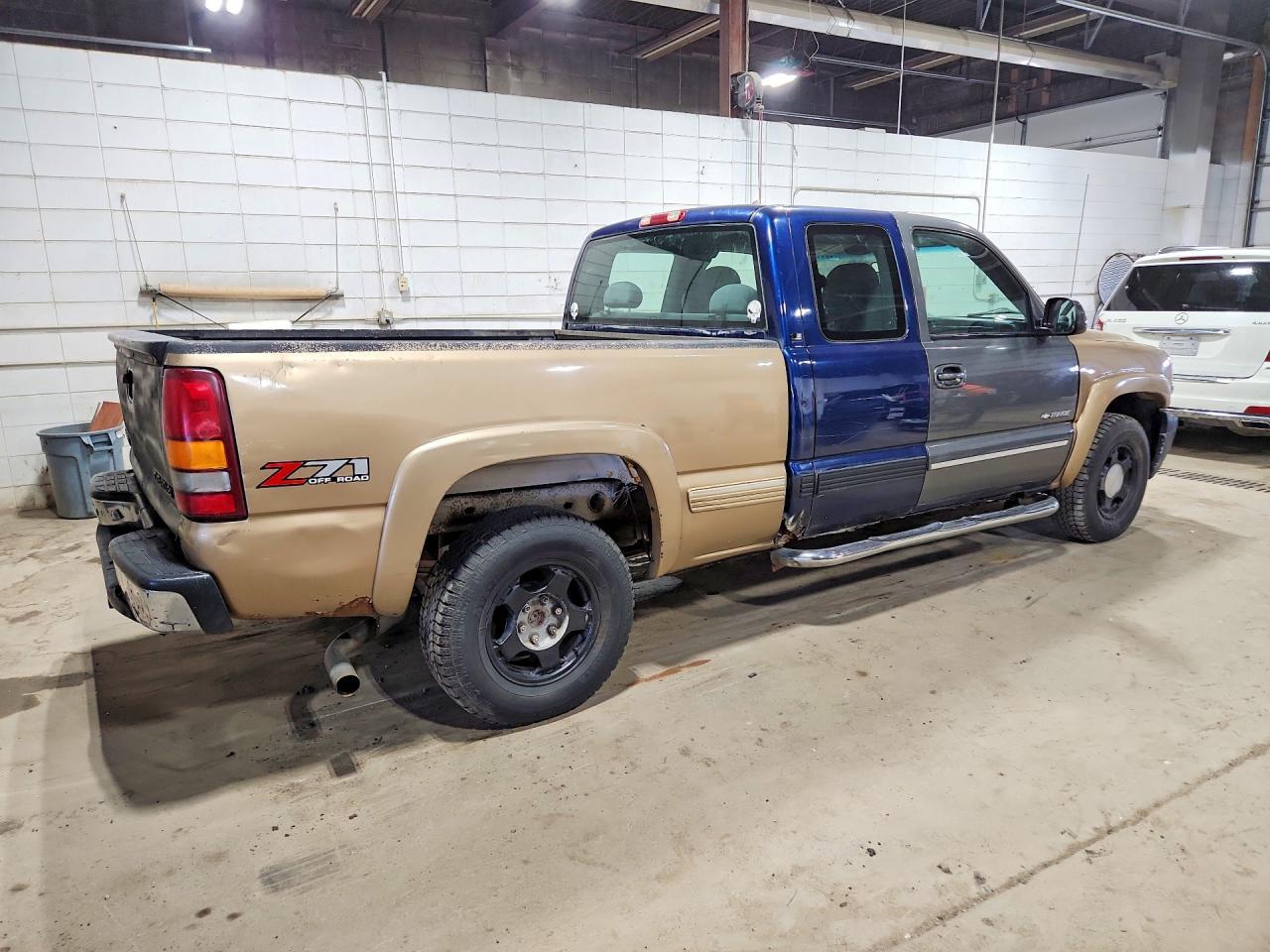 2001 Chevrolet Silverado K1500 - Image 3
