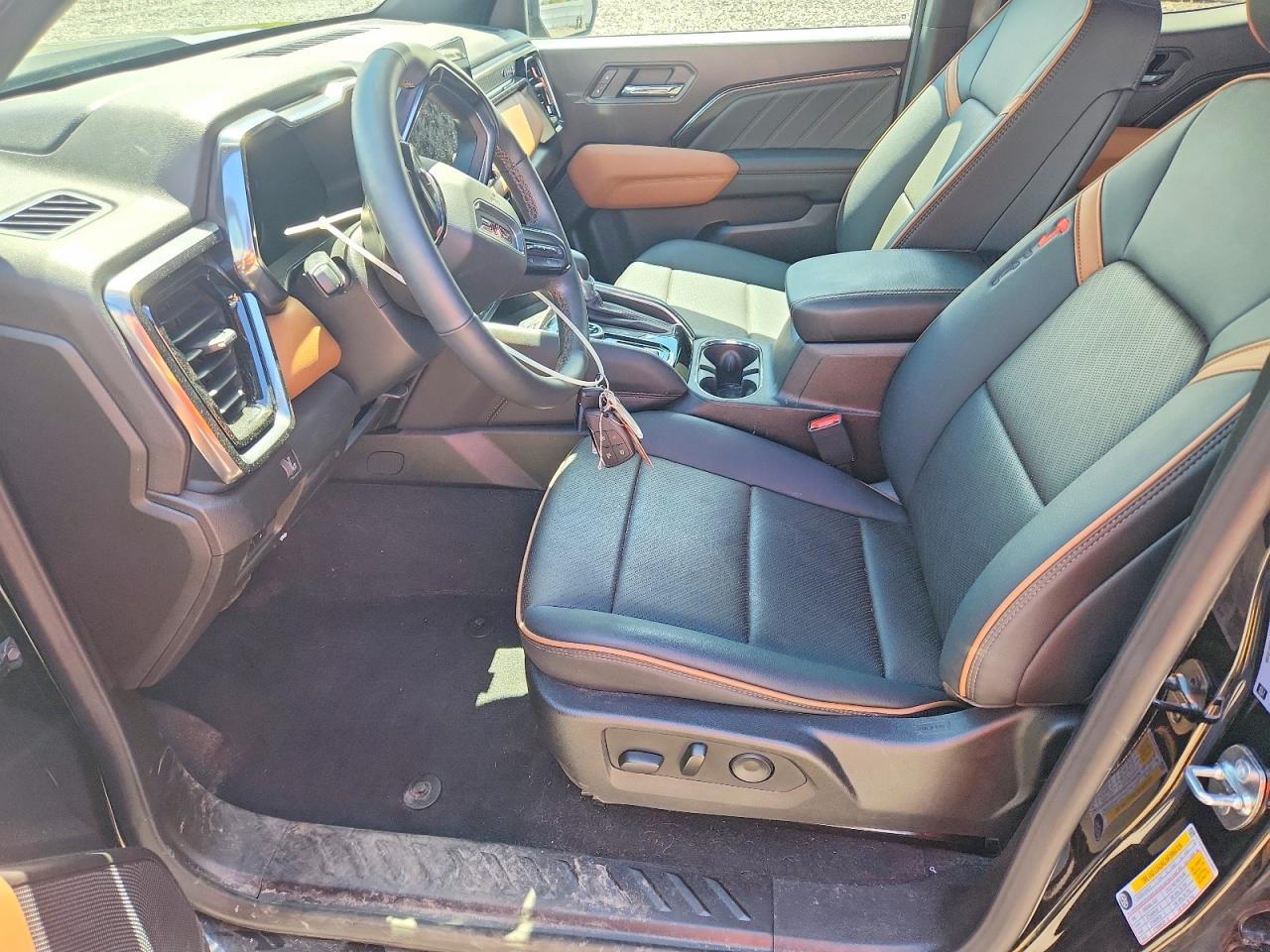 2025 GMC Canyon At4 - Фото 7