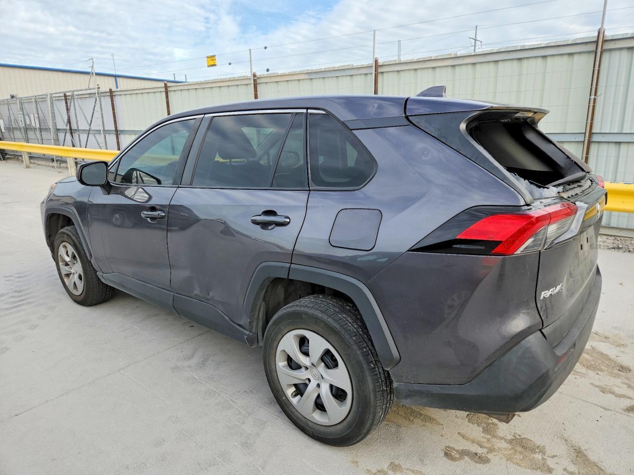 2022 Toyota Rav4 Le - Фото 2