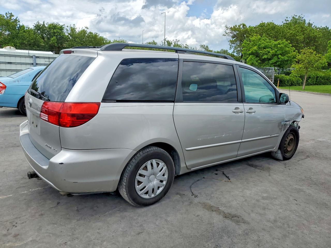 2004 Toyota Sienna Le 7 Passenger - Фото 3