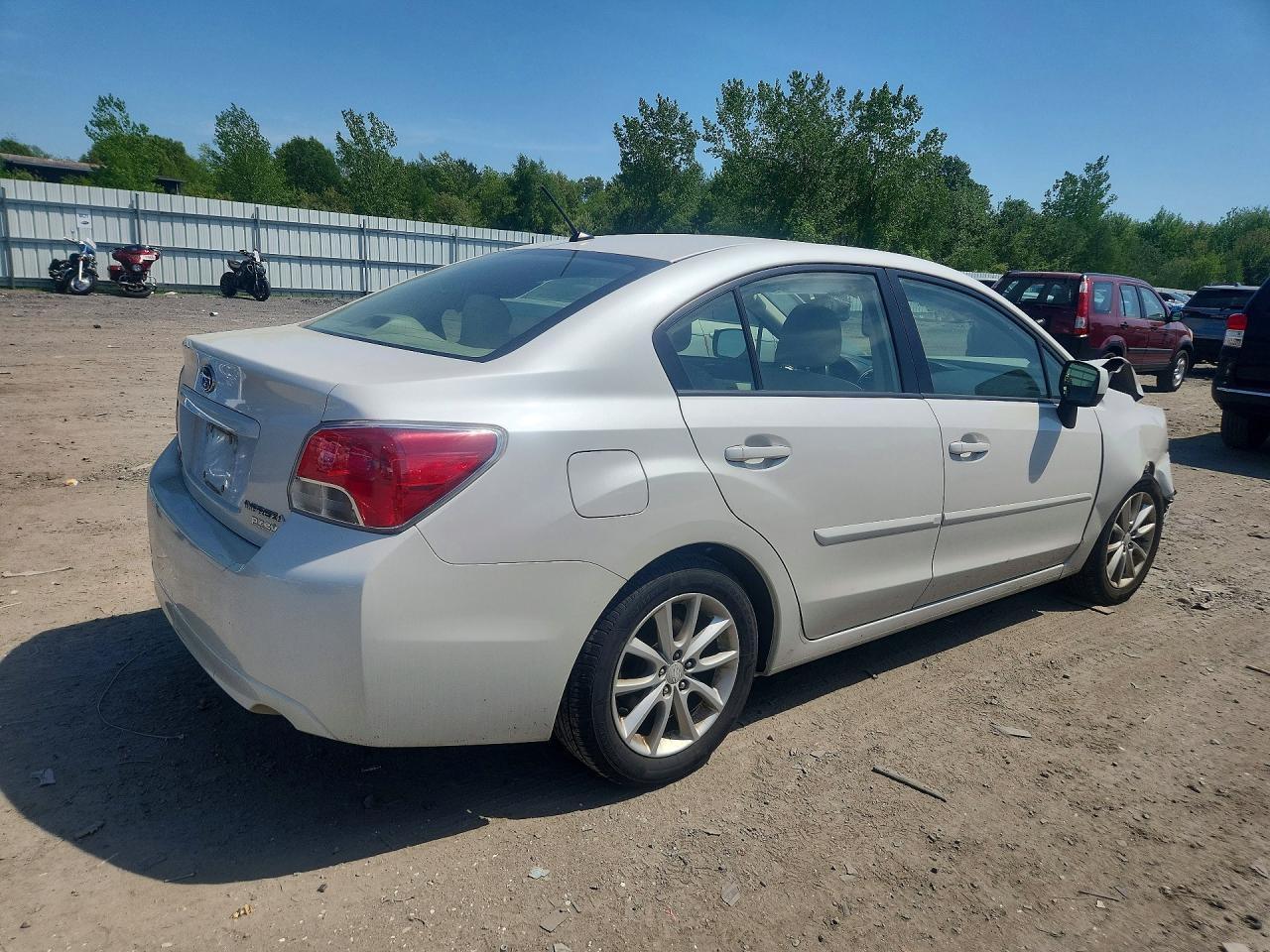 2014 Subaru Impreza Premium - Фото 3