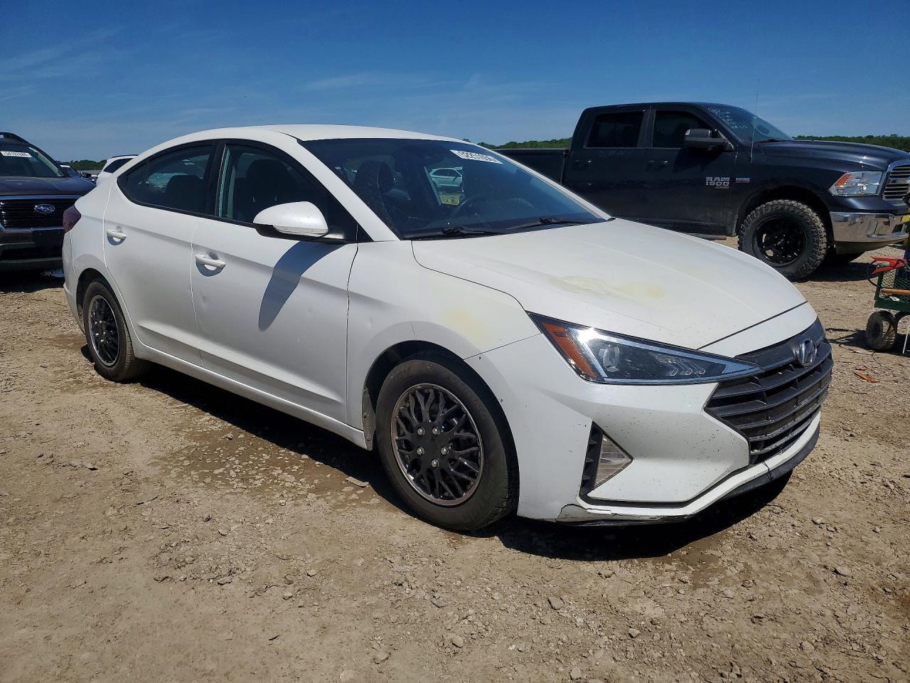 2020 Hyundai Elantra Se - Фото 4