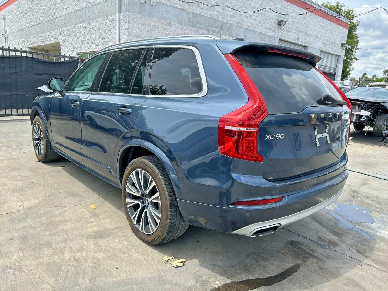 2021 Volvo Xc90 T6 Momentum - Фото 3