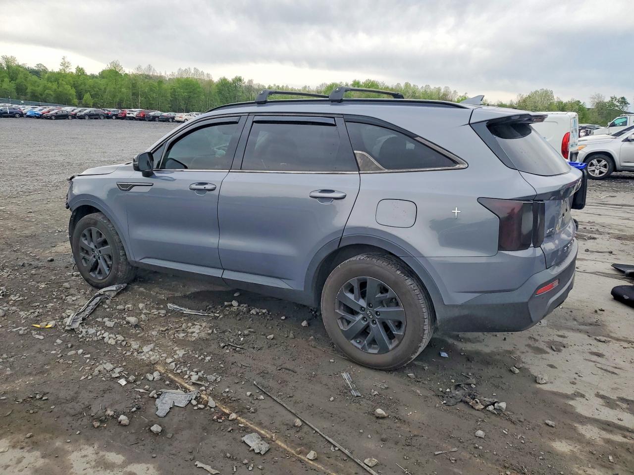 2021 Kia Sorento S - Фото 2