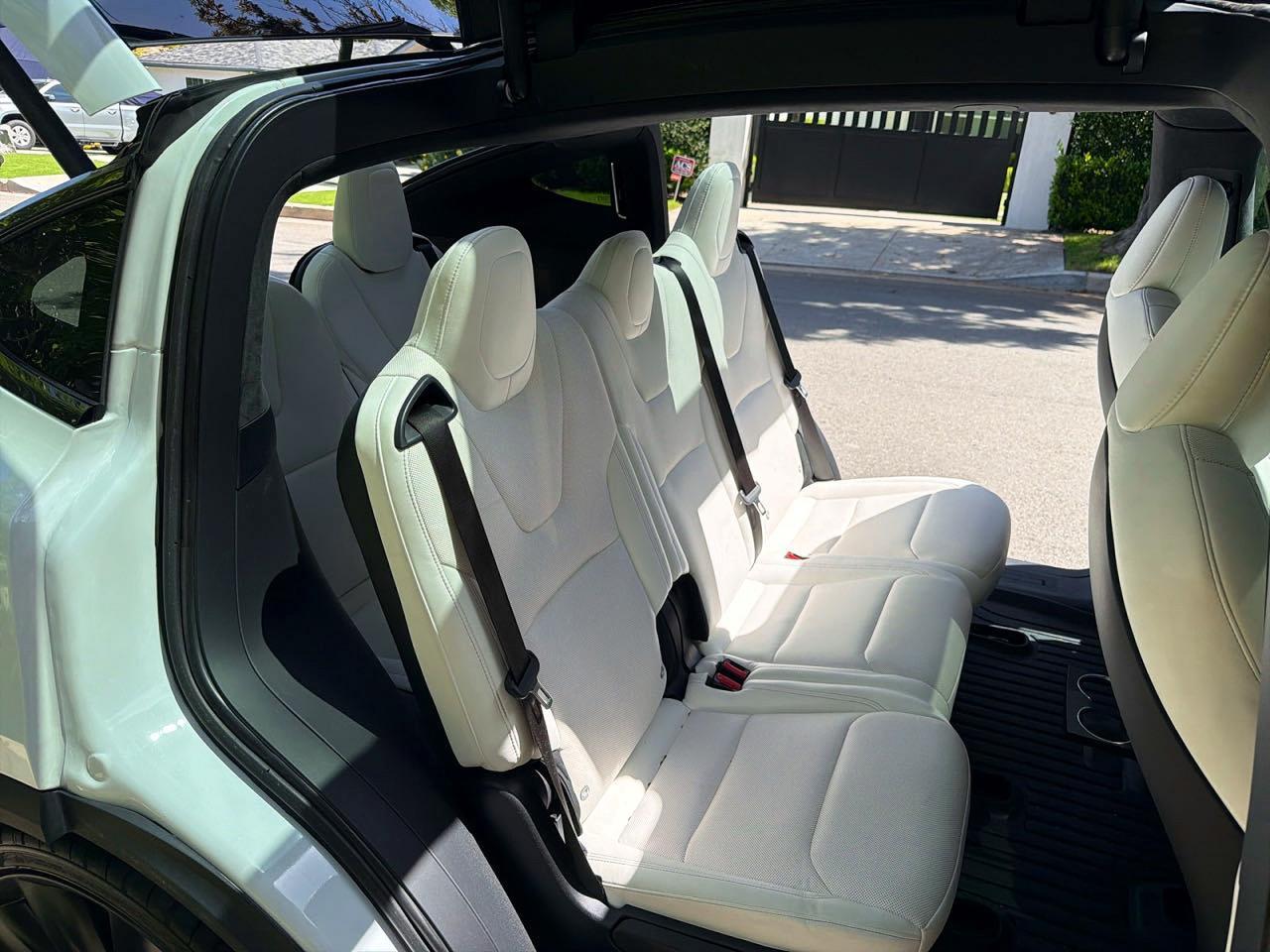 2023 Tesla Model X - Фото 6