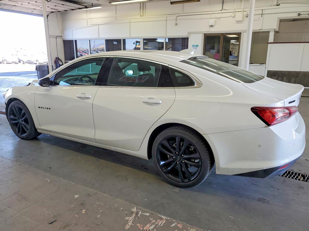 2025 Chevrolet Malibu Premier - Фото 2
