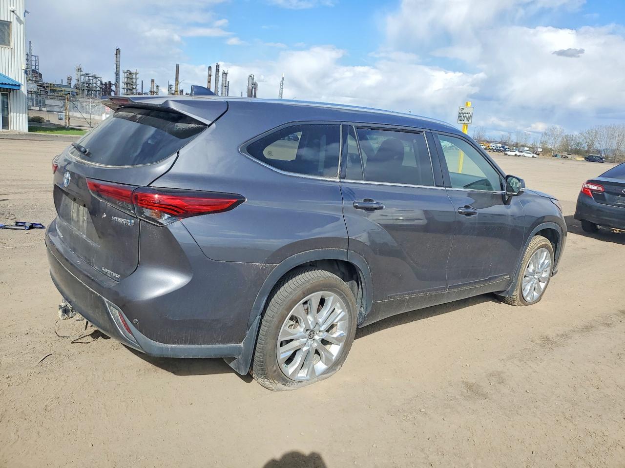 2022 Toyota Highlander Hybrid Limited - Фото 3