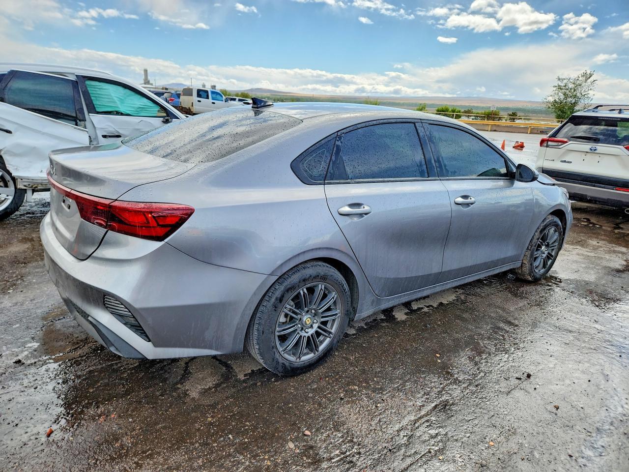 2024 Kia Forte Lxs - Image 3