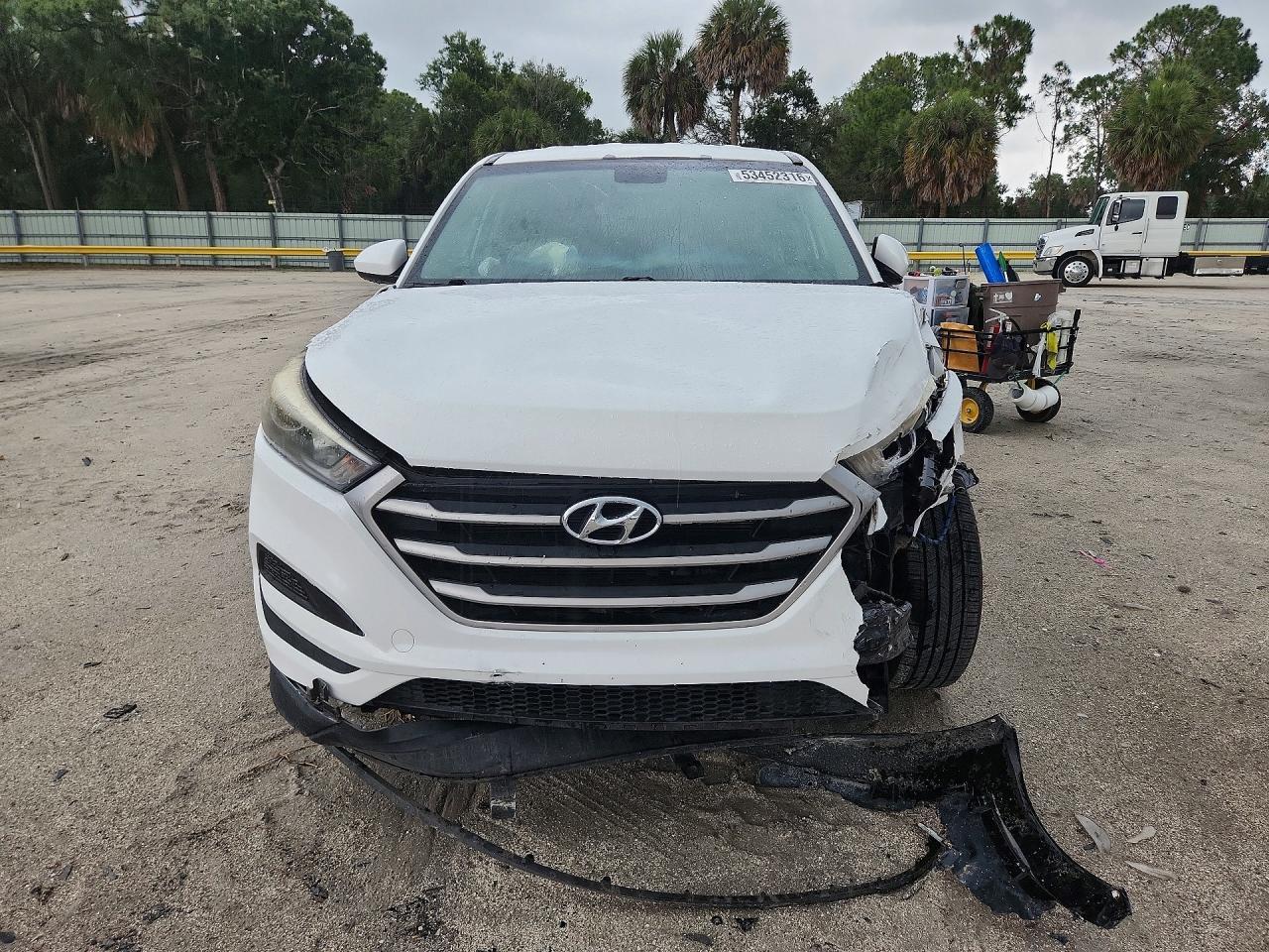 2017 Hyundai Tucson - Image 5