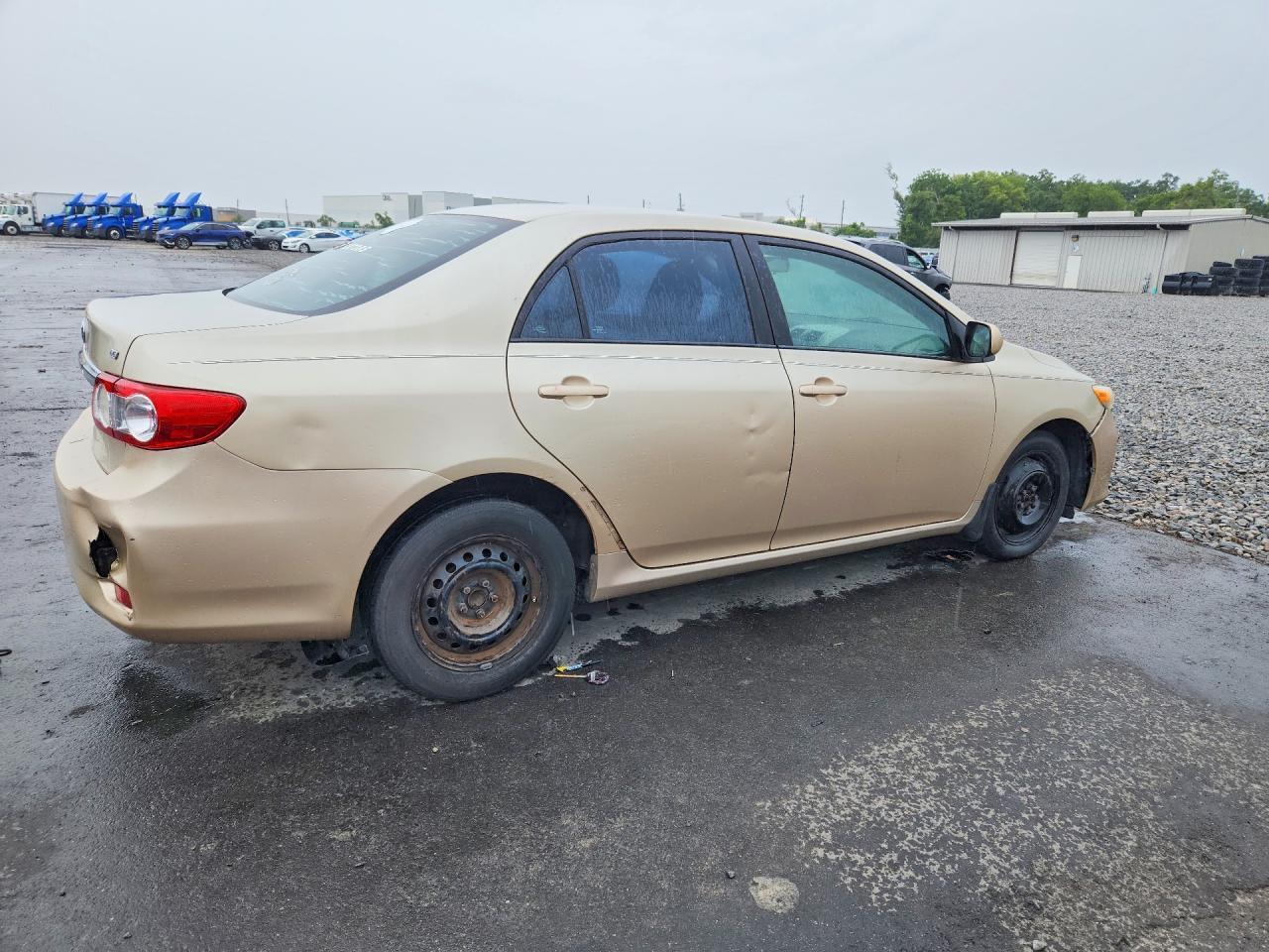 2011 Toyota Corolla Le - Image 3
