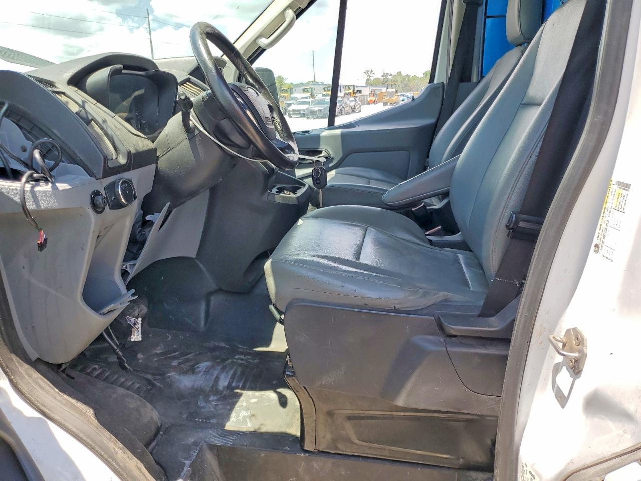 2019 Ford Transit 250 Delivery Van - Image 7