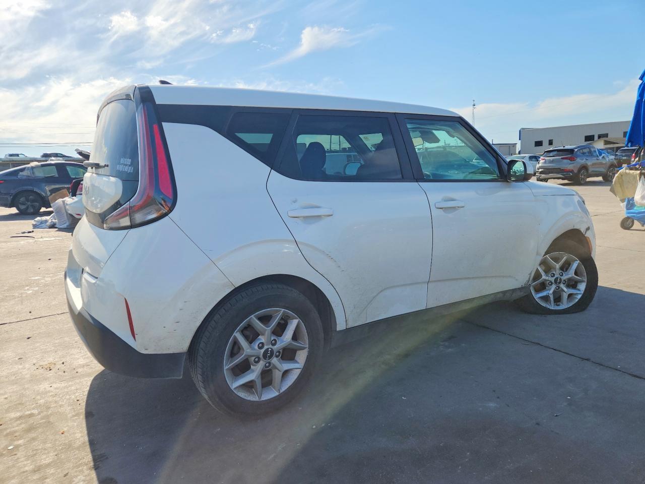 2023 Kia Soul Lx - Image 3