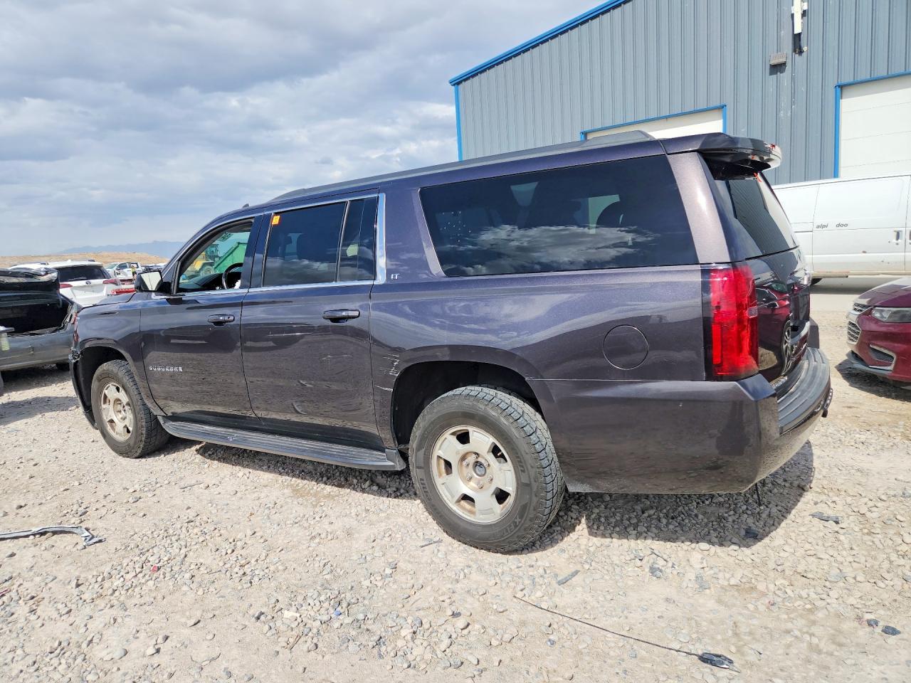 2017 Chevrolet Suburban K1500 Lt - Фото 2