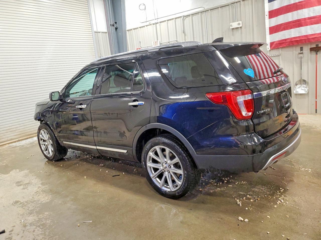 2016 Ford Explorer Limited - Image 2
