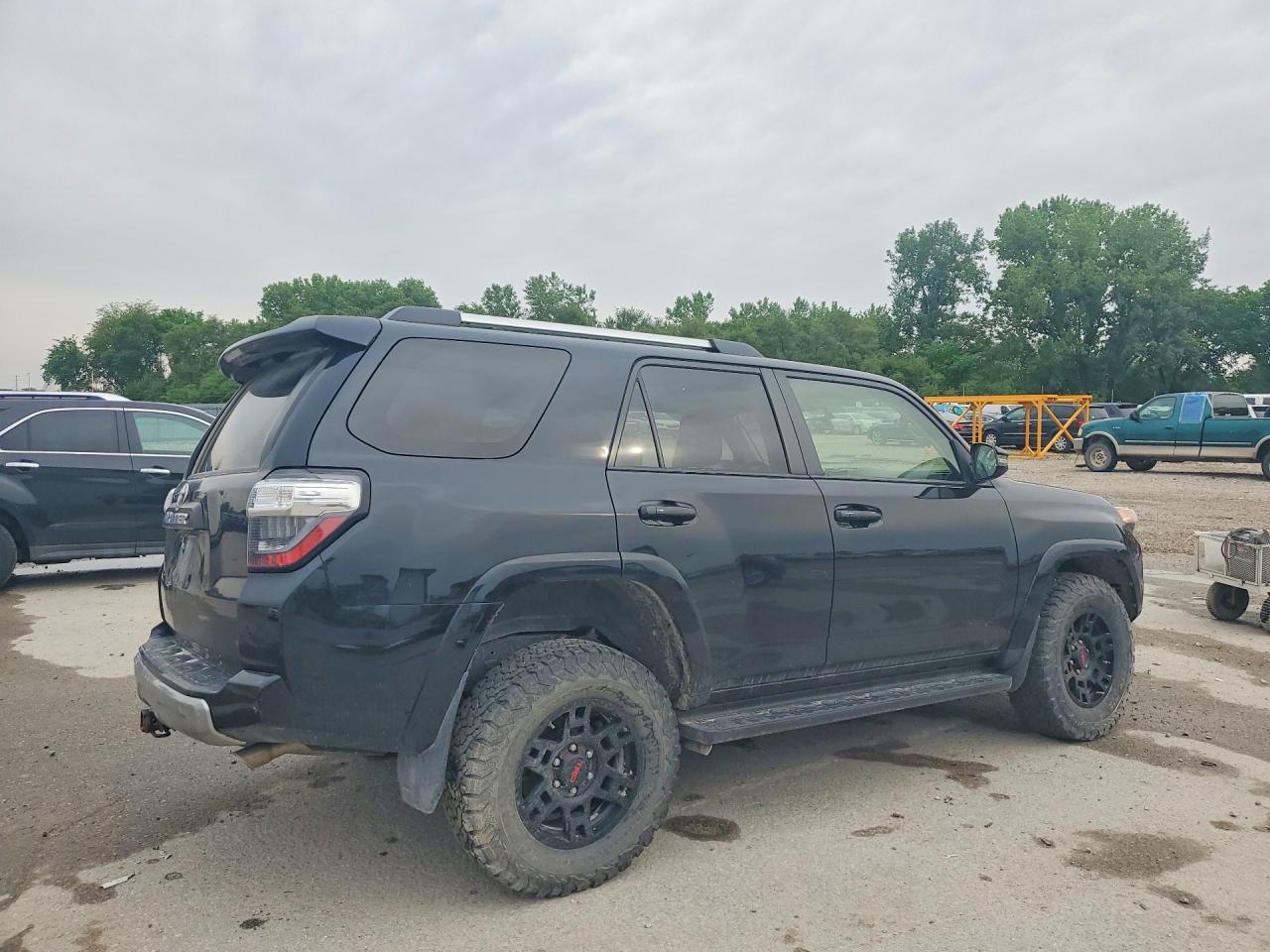 2016 Toyota 4Runner Trail Premium - Image 3