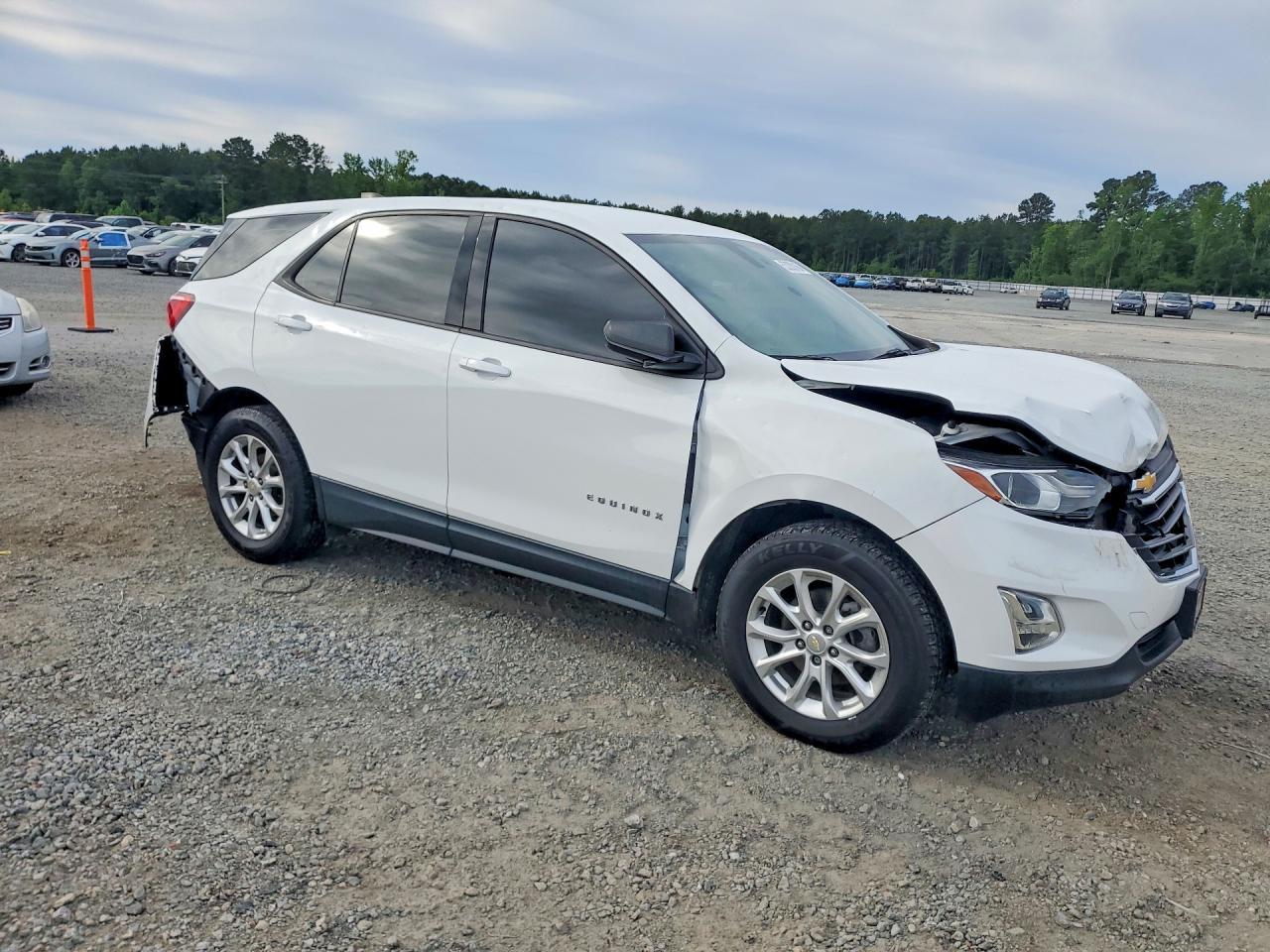 2019 Chevrolet Equinox Ls - Фото 4