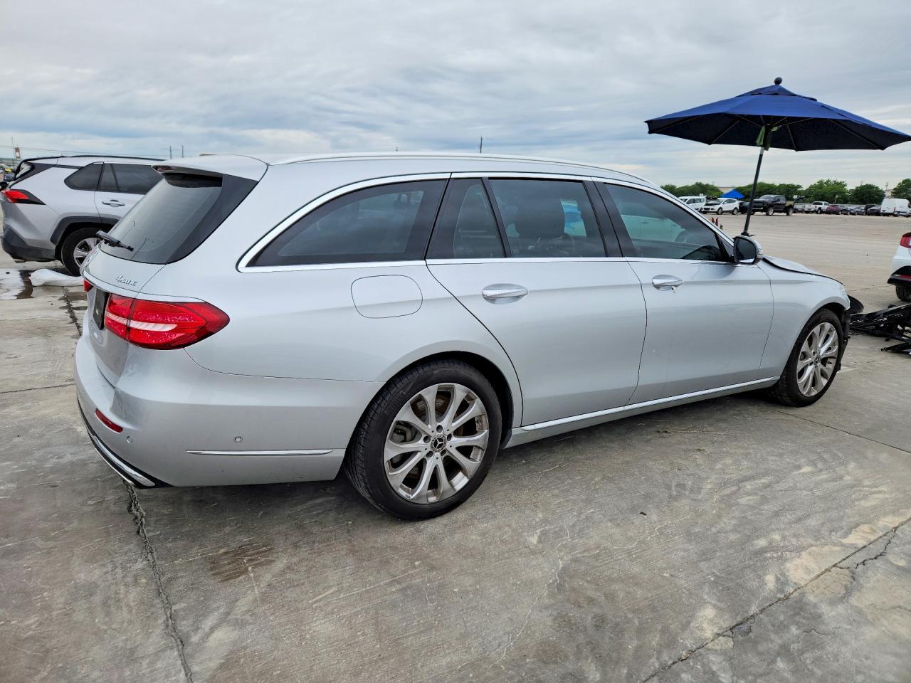 2018 Mercedes-Benz E - Image 3