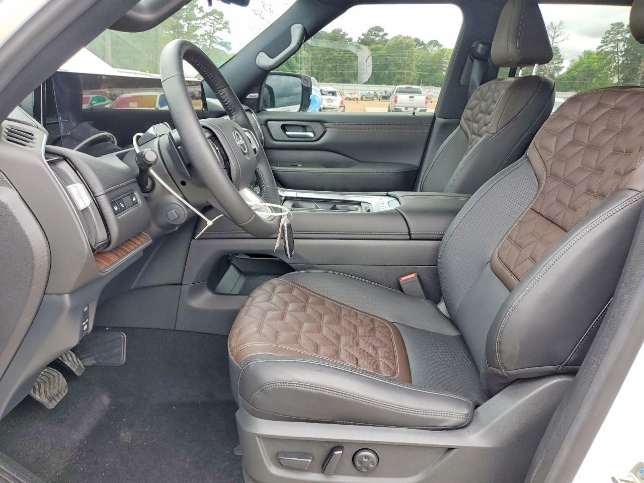 2026 Nissan Armada Platinum - Фото 7