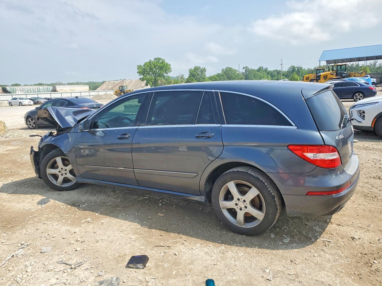 2011 Mercedes-Benz R 350 4Matic - Фото 2