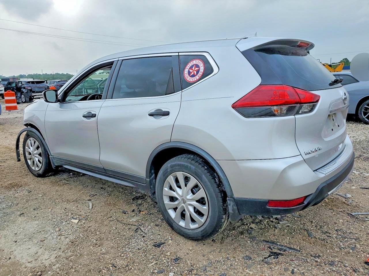 2018 Nissan Rogue S - Фото 2