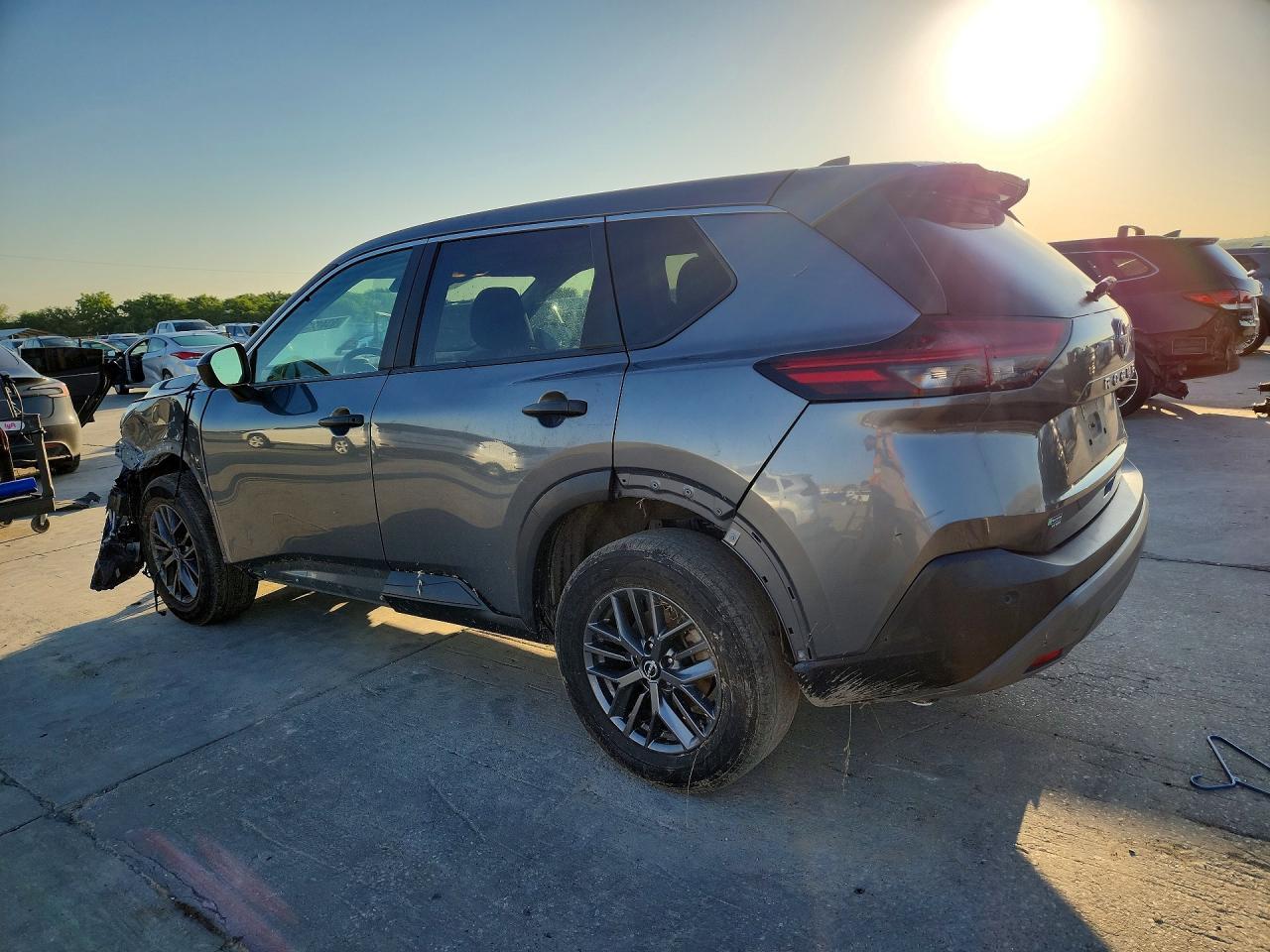 2023 Nissan Rogue S - Фото 2