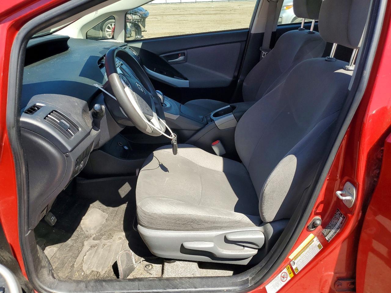 2015 Toyota Prius Two - Фото 7