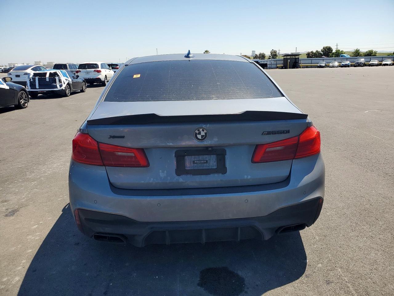 2020 BMW M550Xi - Фото 6