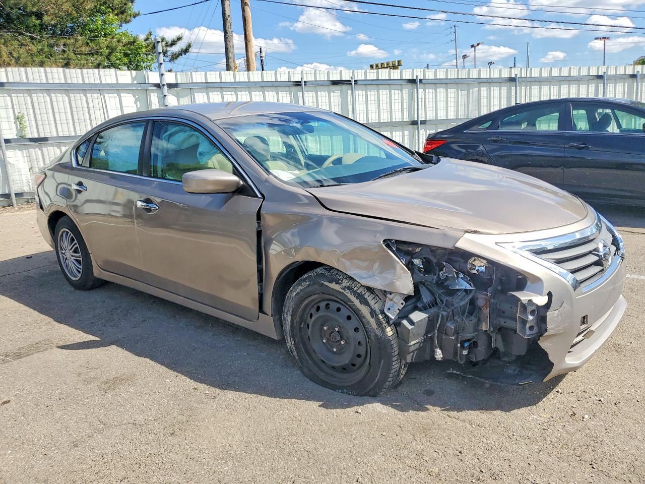 2014 Nissan Altima 2.5 S - Фото 4