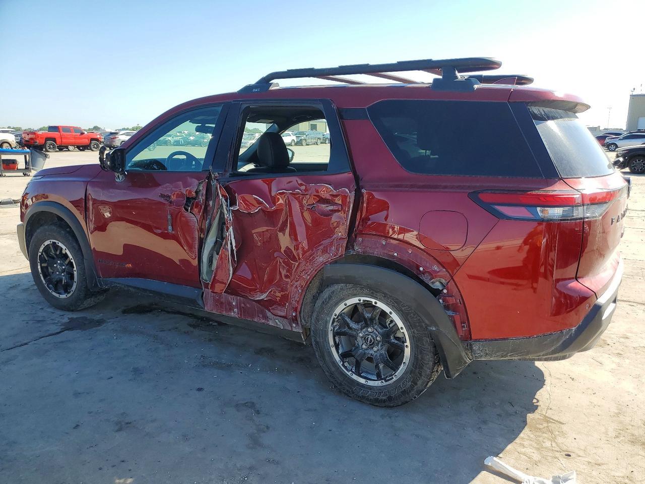 2024 Nissan Pathfinder Rock Creek - Image 2