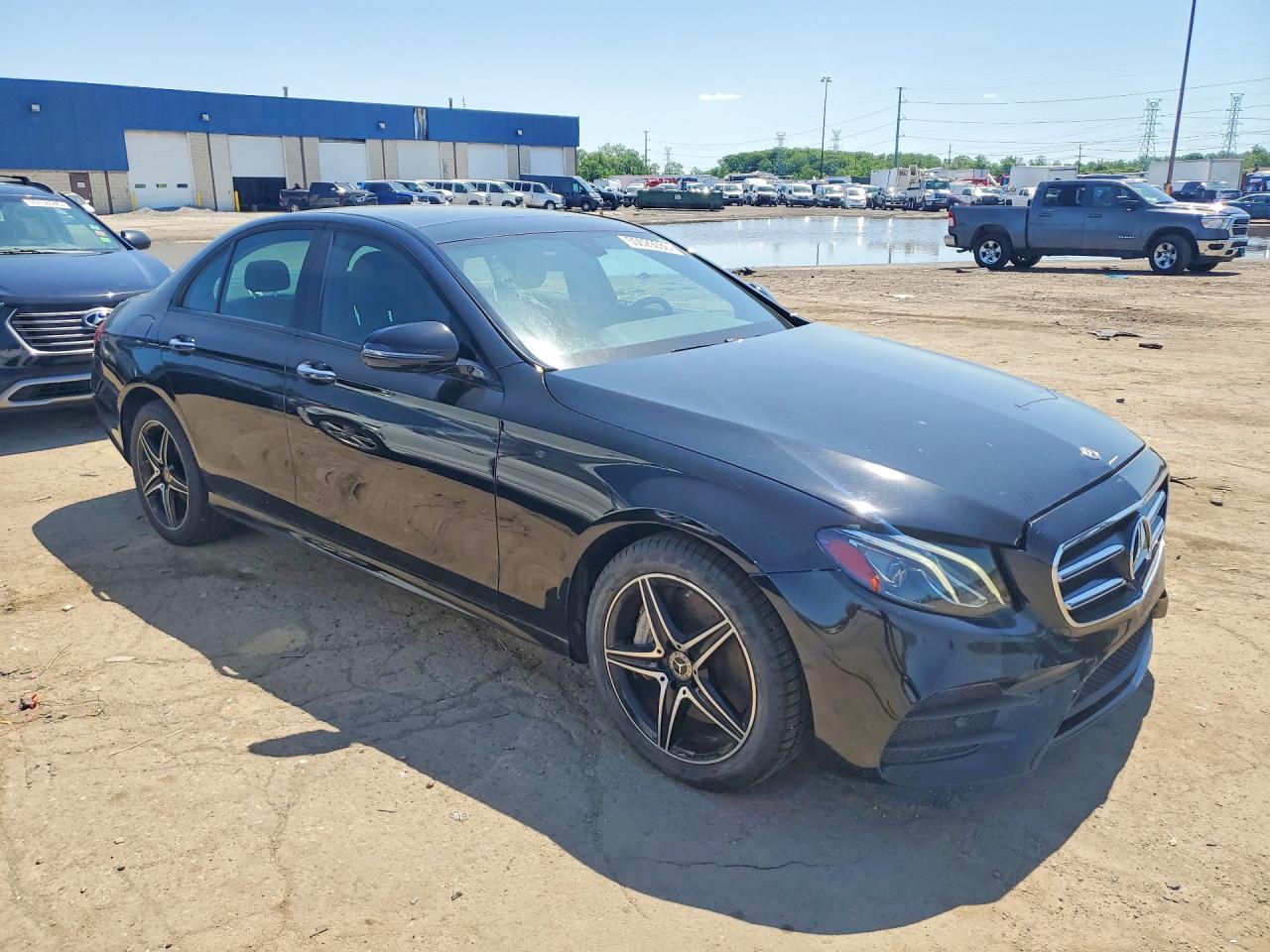 2018 Mercedes-Benz E 300 4Matic - Фото 4