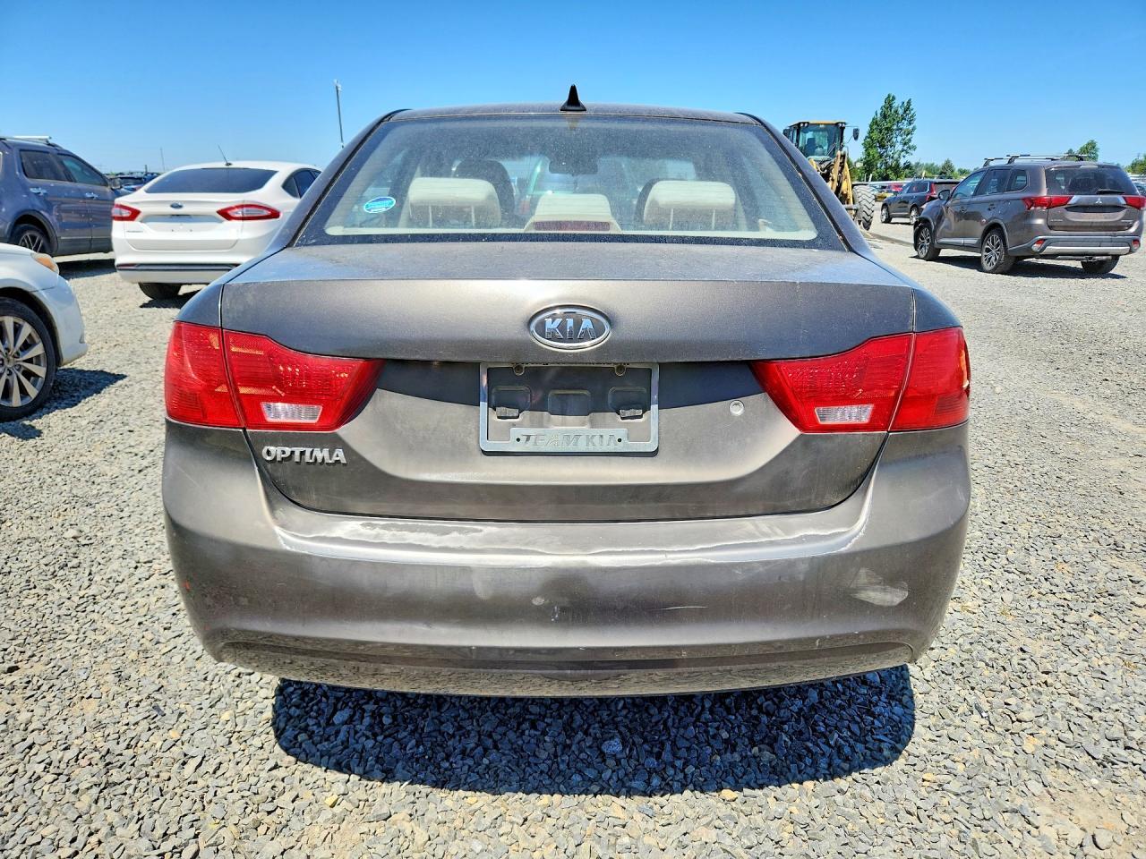 2010 Kia Optima Lx - Image 6