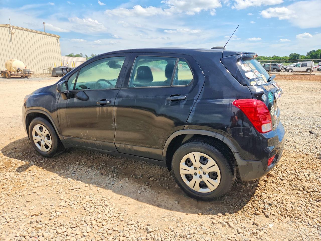 2017 Chevrolet Trax Ls - Image 2