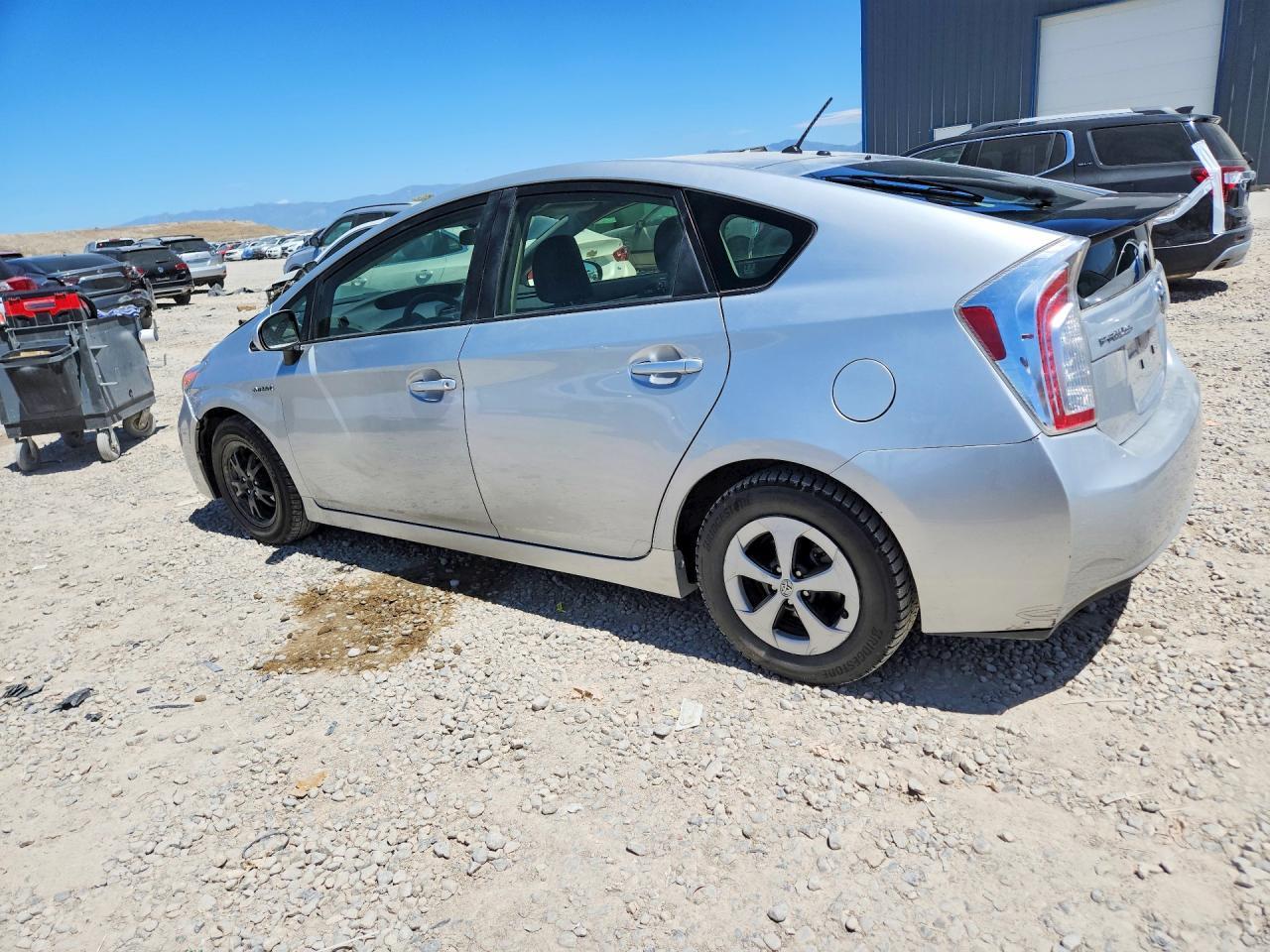 2015 Toyota Prius Two - Фото 2
